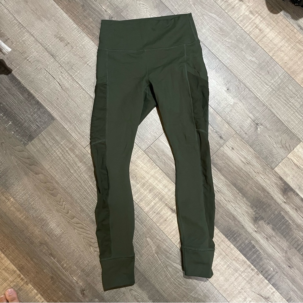 Green athletic leggings